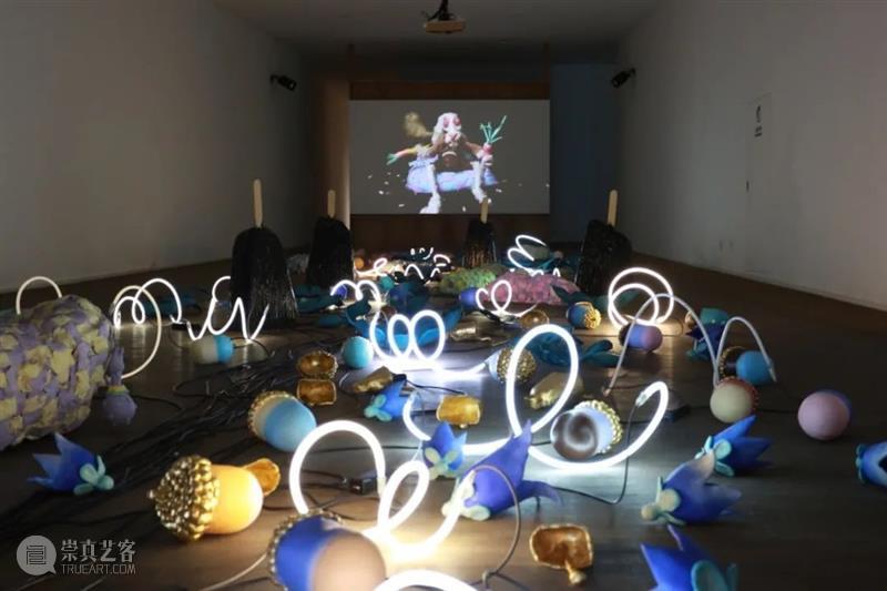 即将展出 | 娜塔莉·杜尔伯格&汉斯·博格「牛皮纸包裹的月亮」| Prada 荣宅  Lisson里森画廊 Prada 娜塔莉 牛皮纸 月亮 博格 杜尔伯格 汉斯 Prada基金会 荣宅 艺术家 崇真艺客